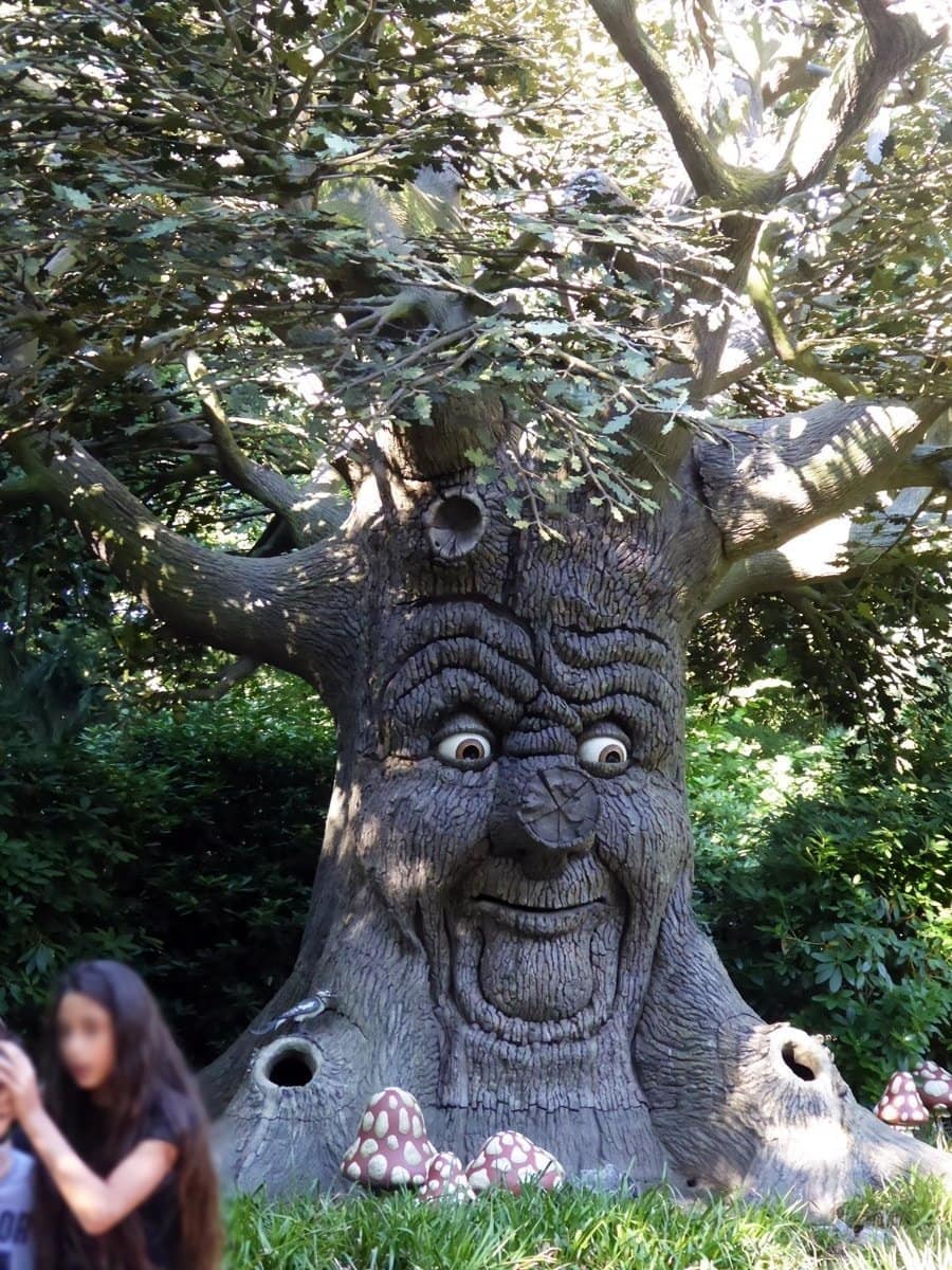 Efteling Märchenbaum im größten Freizeitpark der Niederlande