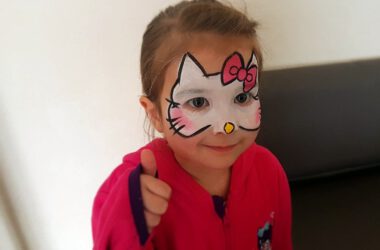 Hello Kitty Katzengesicht schminken