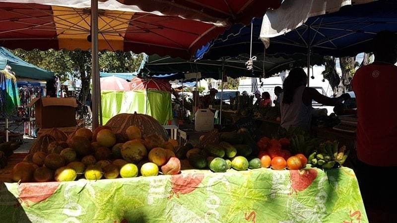 Obst und Gemüse Guadeloupe Markt Sainte Anne 1