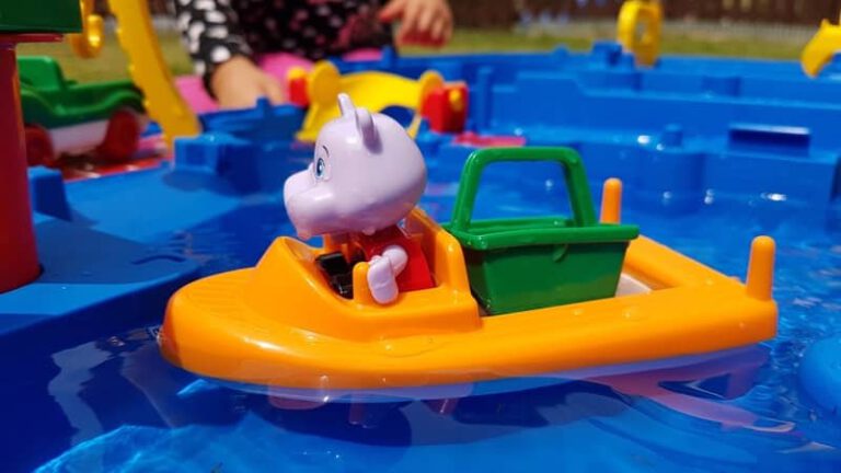 Hippo Spielfigur AquaPlay im Test-min