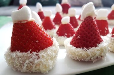 Rezept: Erdbeer Nikolausmütze Weihnachten Dessert