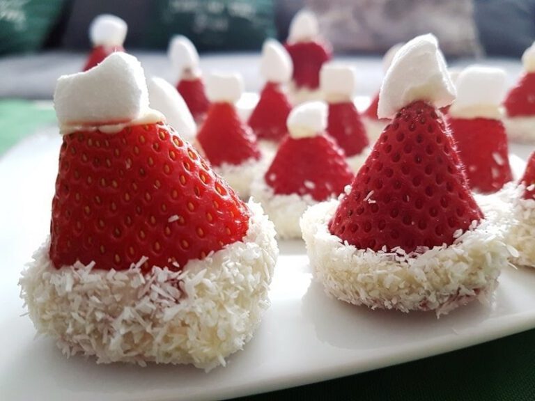 Rezept: Erdbeer Nikolausmütze Weihnachten Dessert