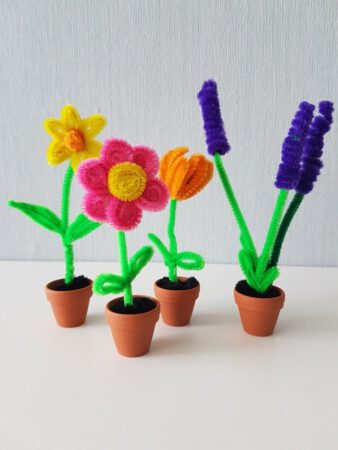 Osterbasteln für Kinder Tulpen Lavendel Osterglocken Blumen basteln