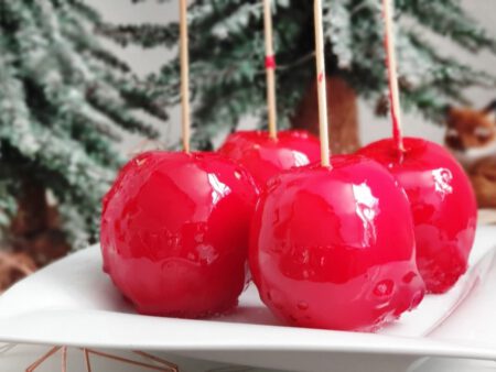 rote kandierte Äpfel